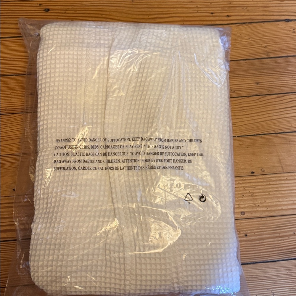 White Waffle Robe - Picture 5 of 6